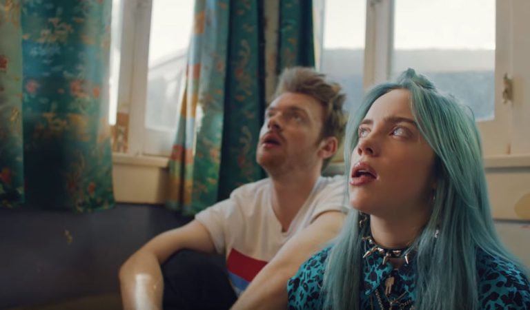 Перевод песни  Billie Eilish — wish you were gay