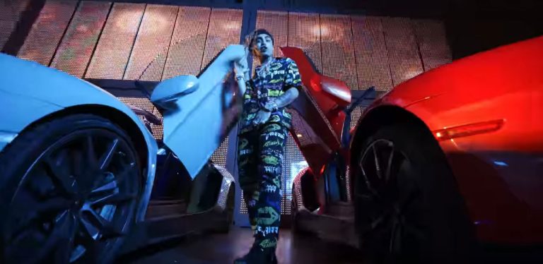 Перевод песни  Lil Pump — Butterfly Doors