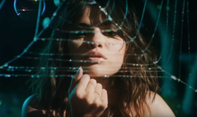 Перевод песни  Selena Gomez — Rare